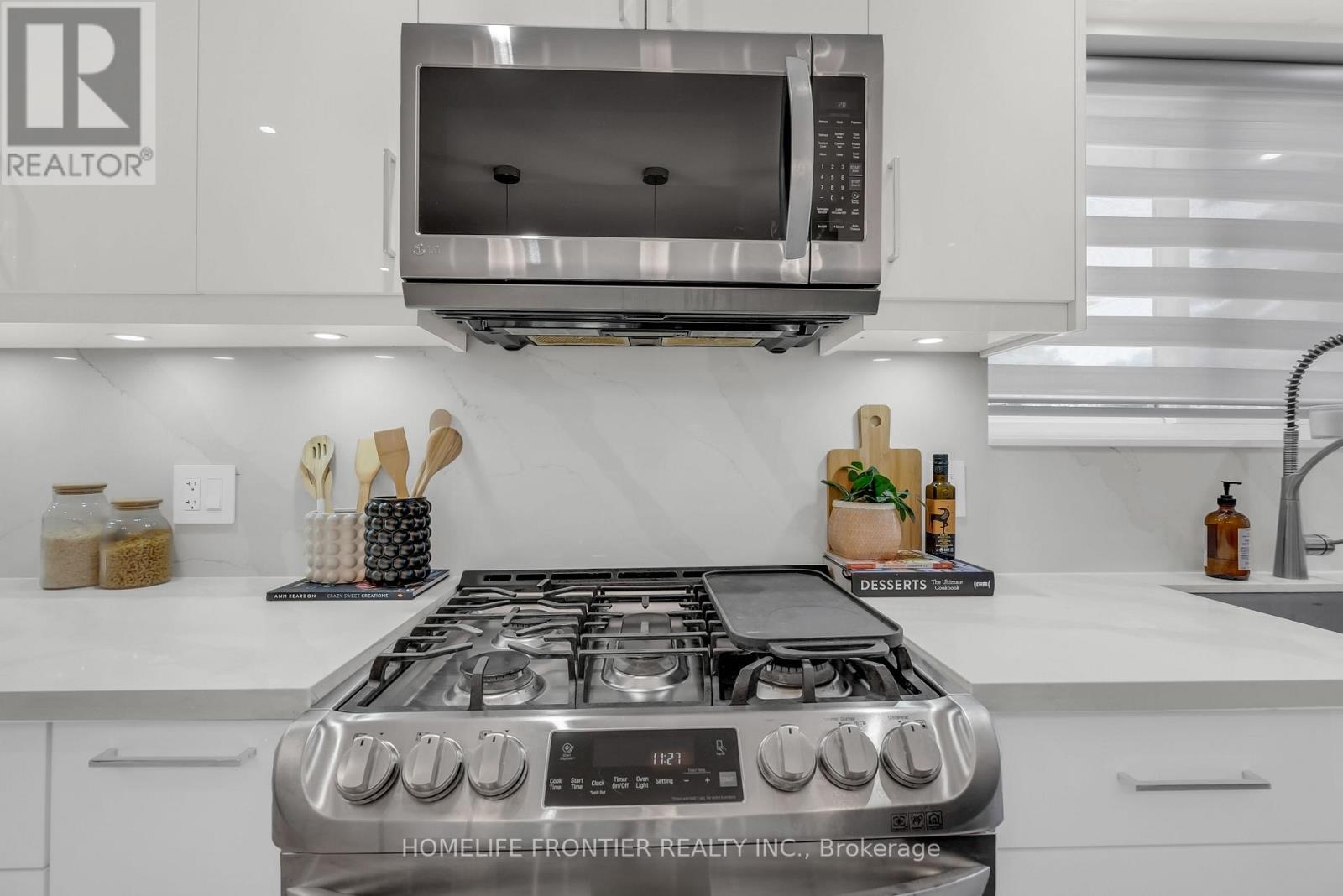 61 Sundial Crescent, Toronto, ON - Indoor Photo Showing Kitchen
