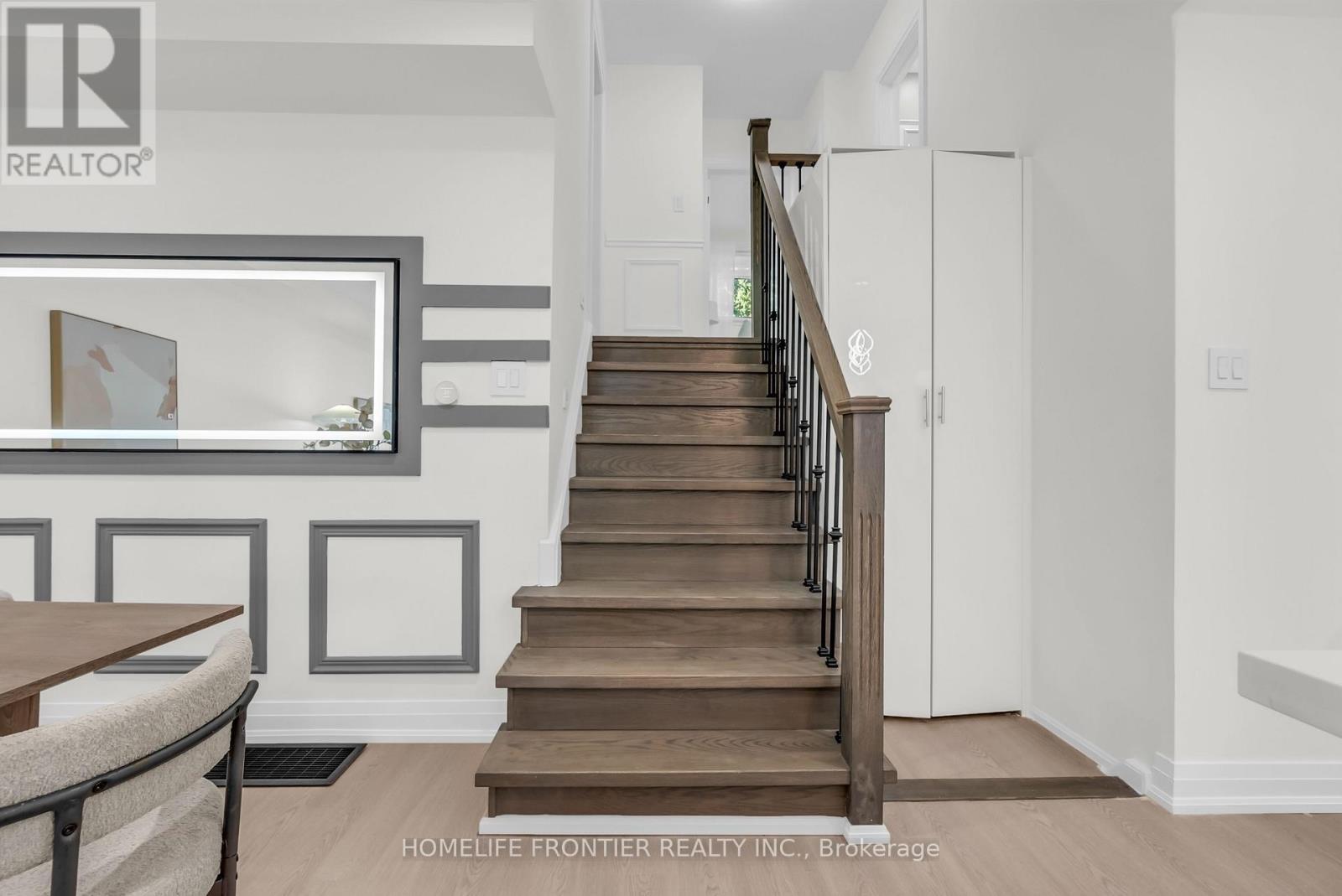 61 Sundial Crescent, Toronto, ON - Indoor Photo Showing Other Room
