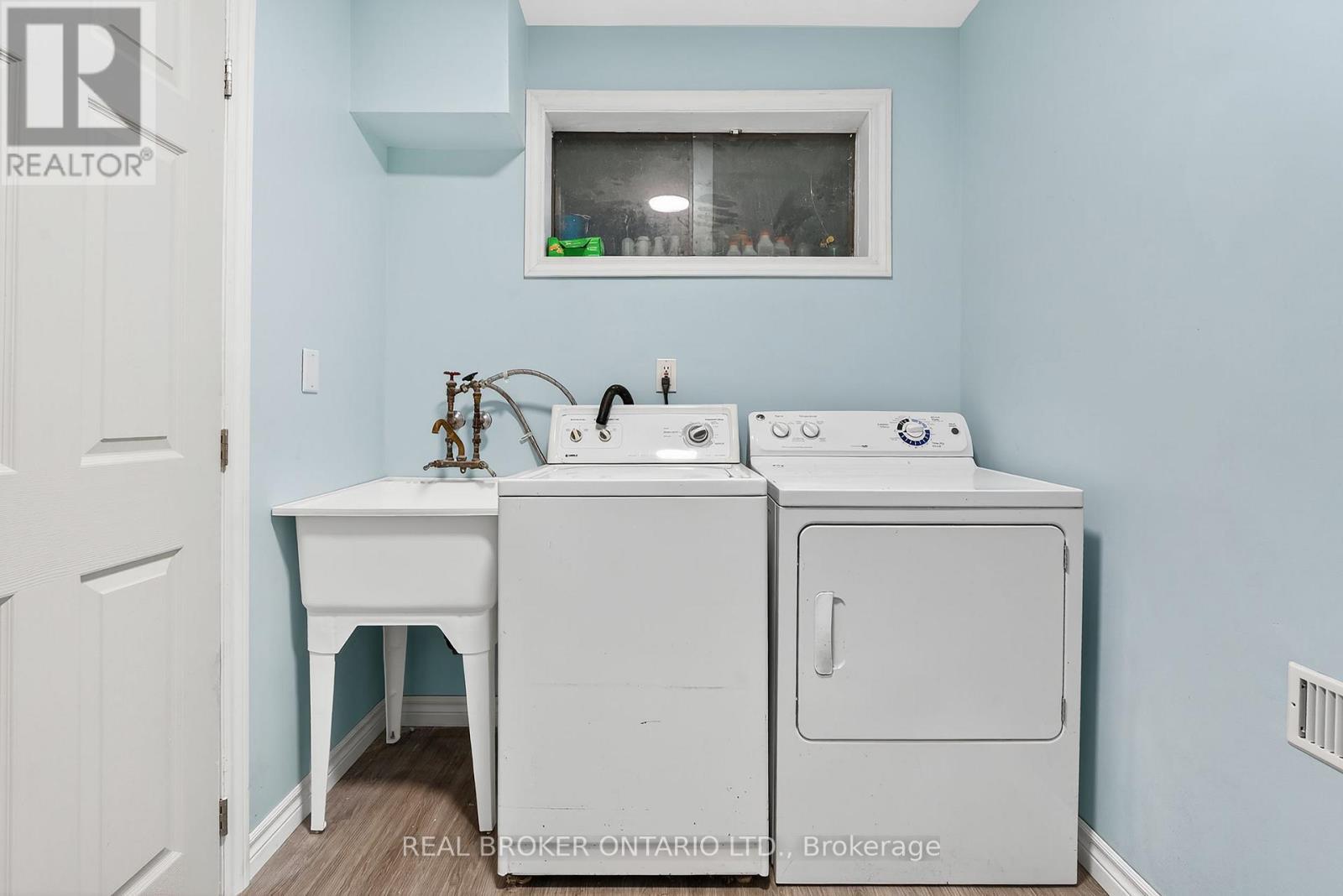 Utility sink, wall-mounted faucet, wood-finish - 312 Old Guelph Road, Hamilton, ON