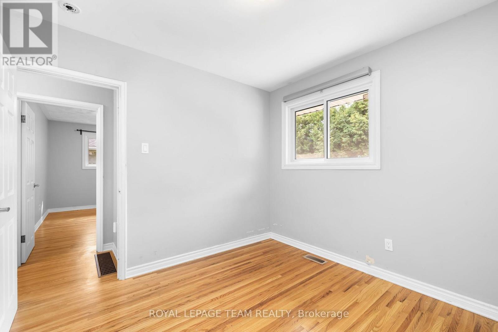 2349 Edwin Crescent, Ottawa, ON - Indoor Photo Showing Other Room