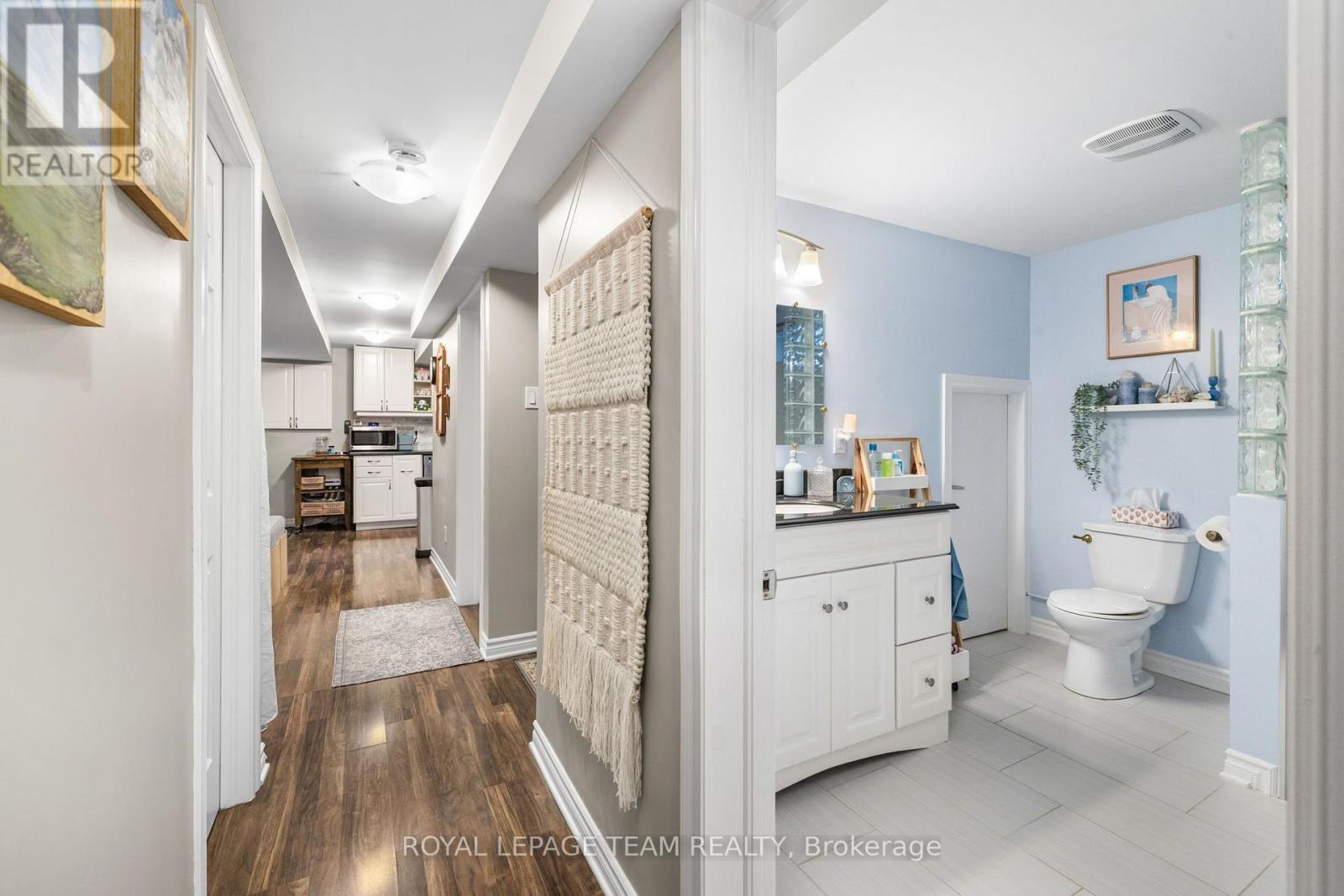 2349 Edwin Crescent, Ottawa, ON - Indoor Photo Showing Bathroom