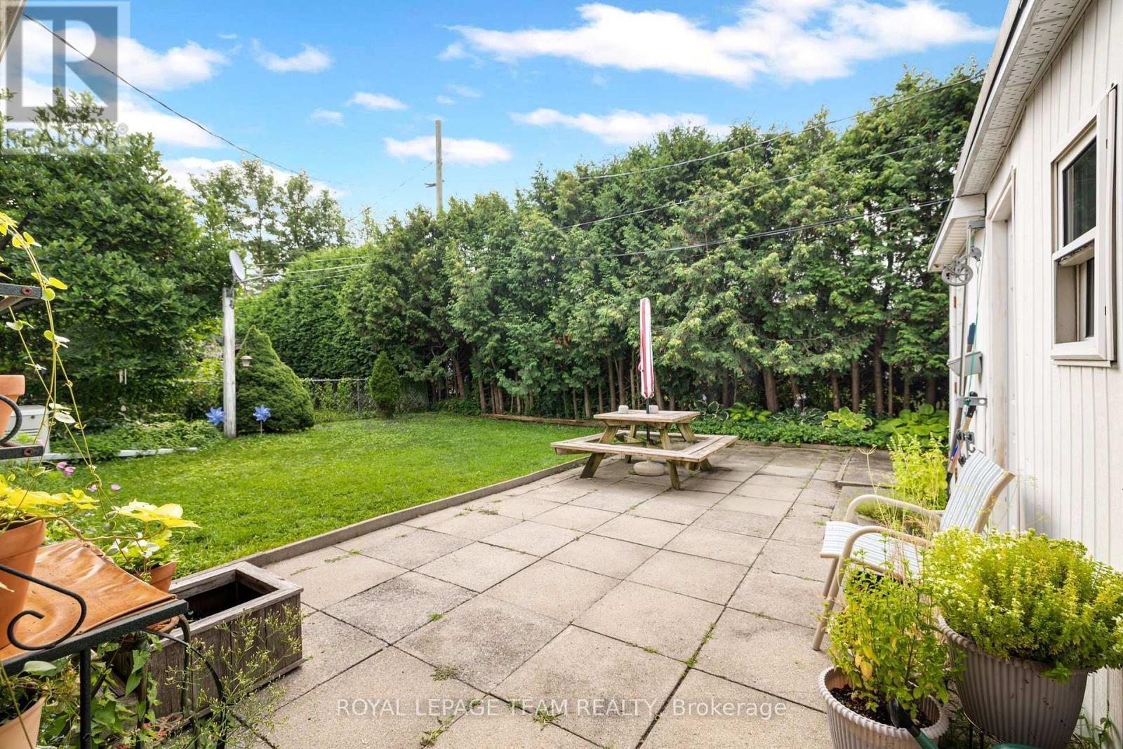 2349 Edwin Crescent, Ottawa, ON - Outdoor