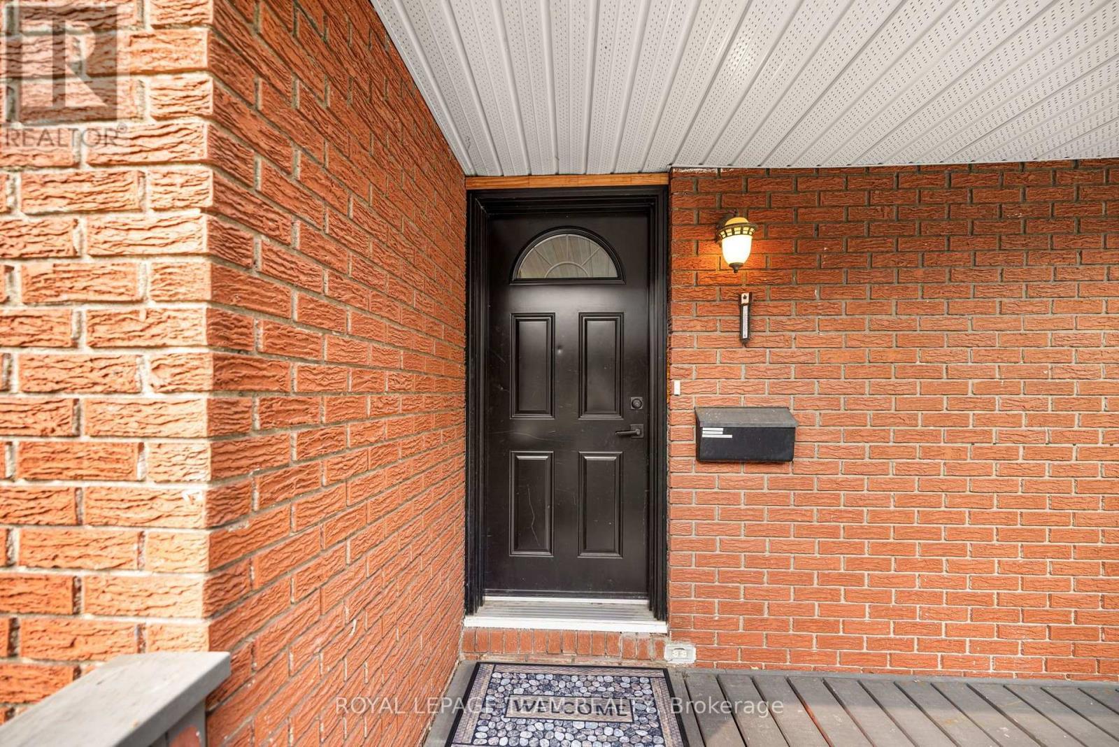 2349 Edwin Crescent, Ottawa, ON - Outdoor With Exterior