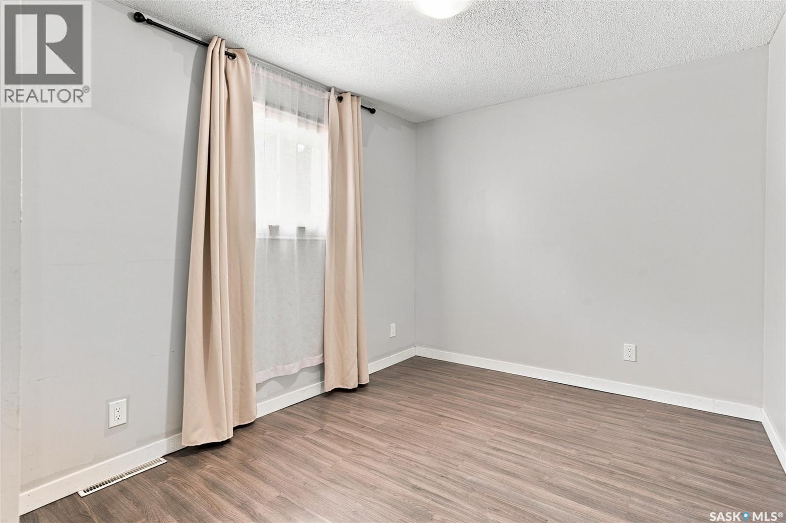 1539 B Avenue N, Saskatoon, SK - Indoor Photo Showing Other Room