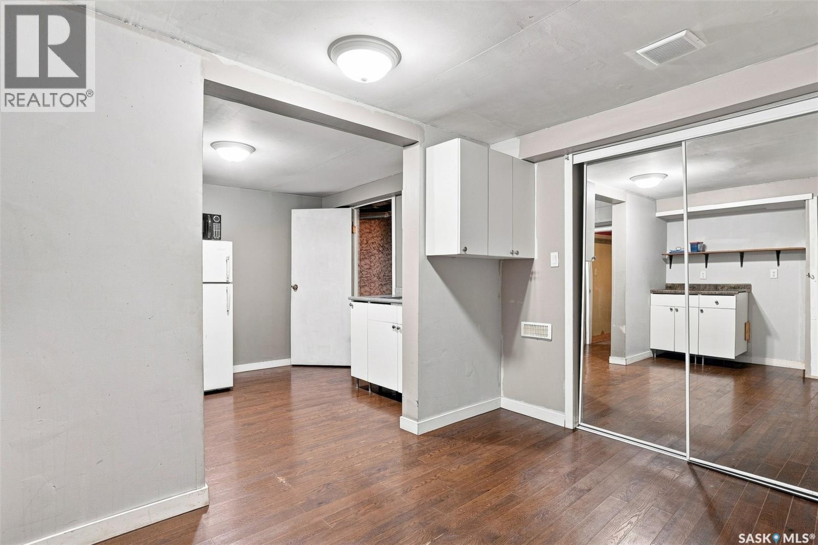 1539 B Avenue N, Saskatoon, SK - Indoor Photo Showing Other Room