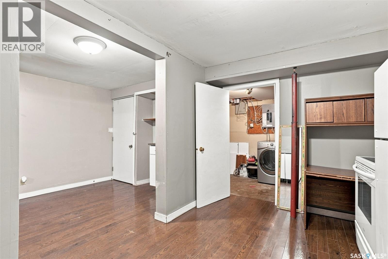 1539 B Avenue N, Saskatoon, SK - Indoor Photo Showing Other Room