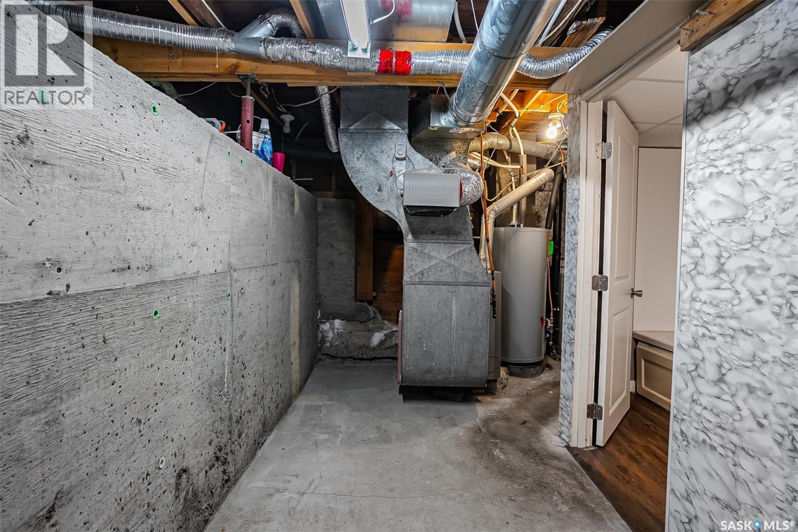 1539 B Avenue N, Saskatoon, SK - Indoor Photo Showing Basement