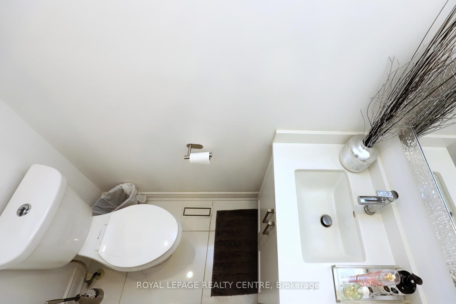 598 Pilcom Court, Mississauga, ON - Indoor Photo Showing Bathroom