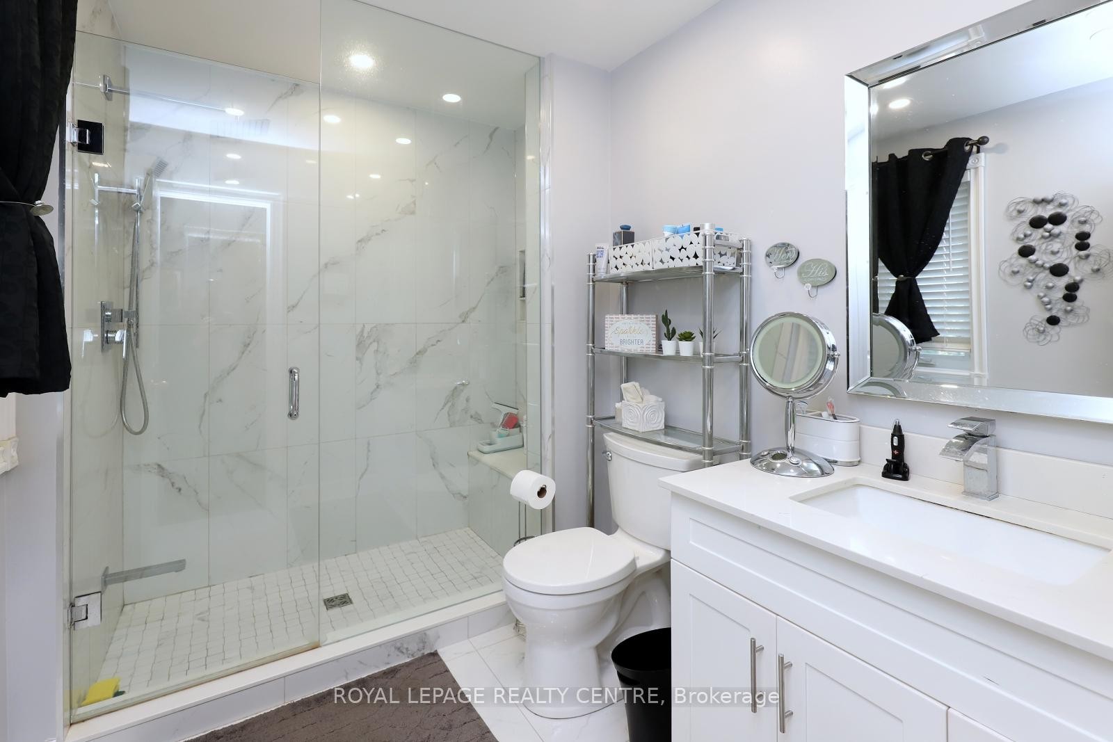 598 Pilcom Court, Mississauga, ON - Indoor Photo Showing Bathroom