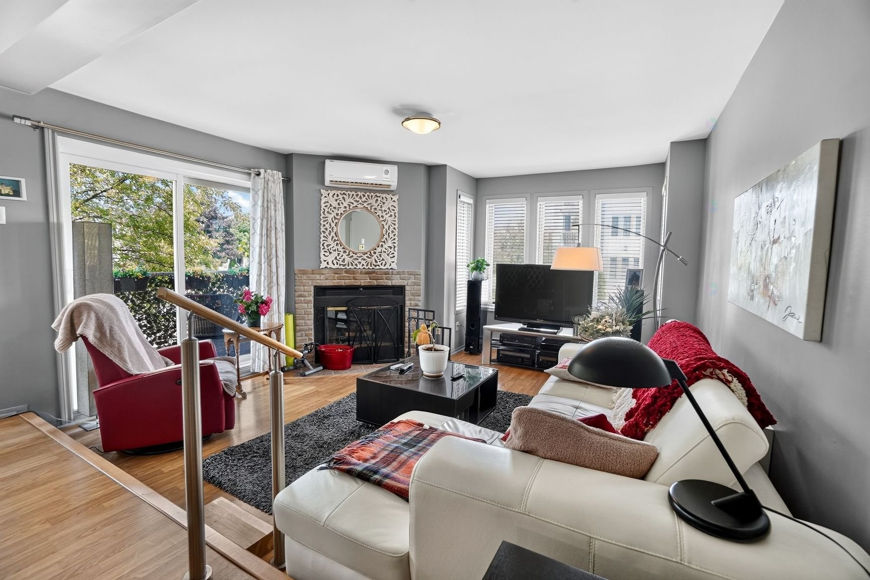 Living Room - 21-1030 Boul. Iberville, Repentigny (Repentigny), QC - Indoor Photo Showing Living Room With Fireplace