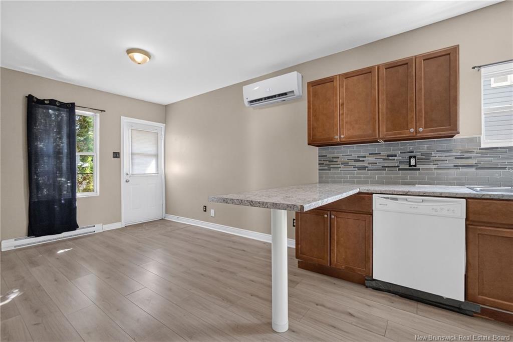 90-92 Edward St, Moncton, NB - Indoor Photo Showing Kitchen