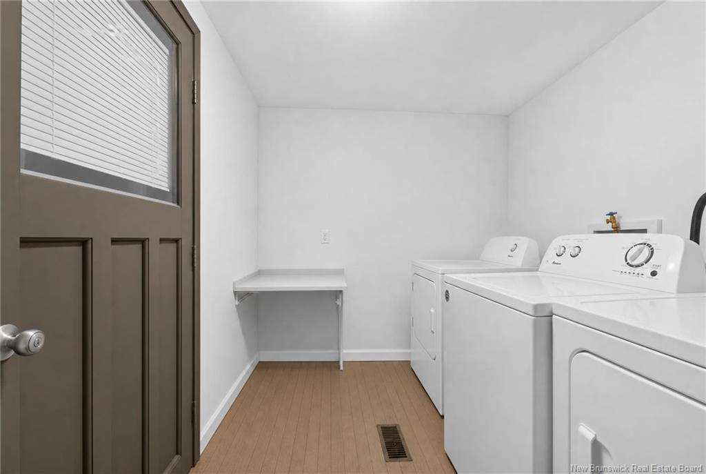 90-92 Edward St, Moncton, NB - Indoor Photo Showing Laundry Room
