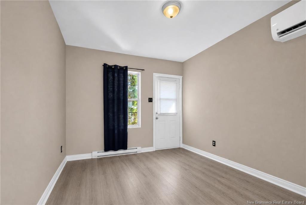 90-92 Edward St, Moncton, NB - Indoor Photo Showing Other Room