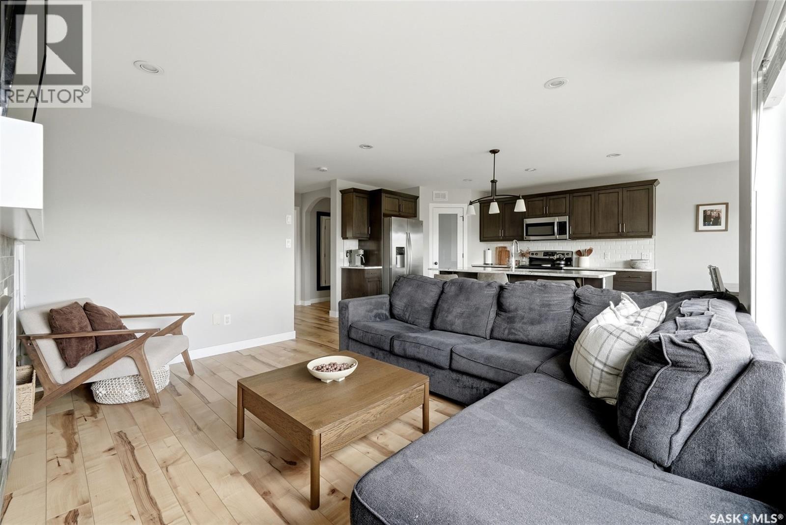 5565 Norseman Crescent, Regina, SK - Indoor Photo Showing Living Room