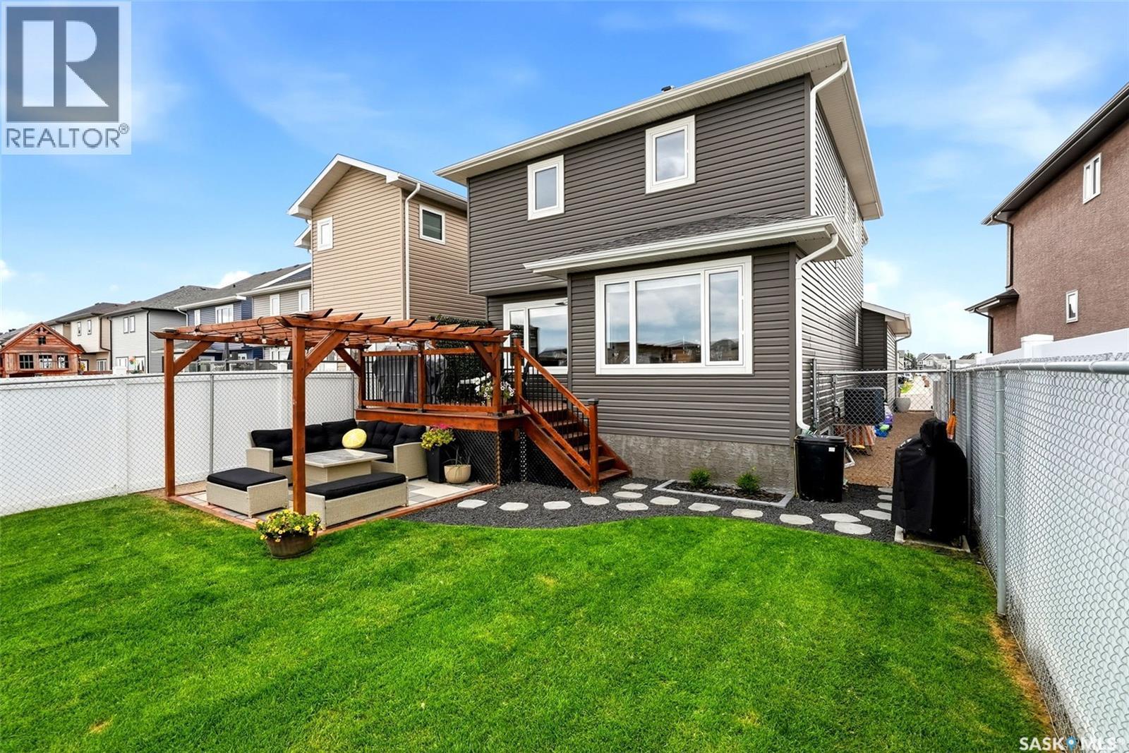 5565 Norseman Crescent, Regina, SK - Outdoor With Deck Patio Veranda With Exterior