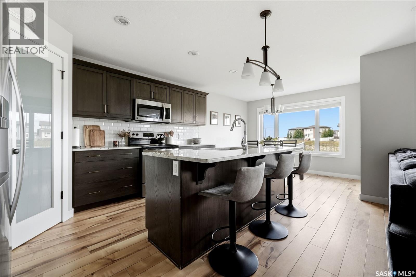 5565 Norseman Crescent, Regina, SK - Indoor Photo Showing Kitchen With Upgraded Kitchen