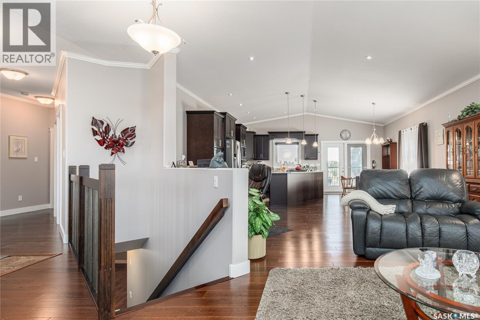 111 Iron Bridge Drive, Moose Jaw, SK - Indoor Photo Showing Living Room