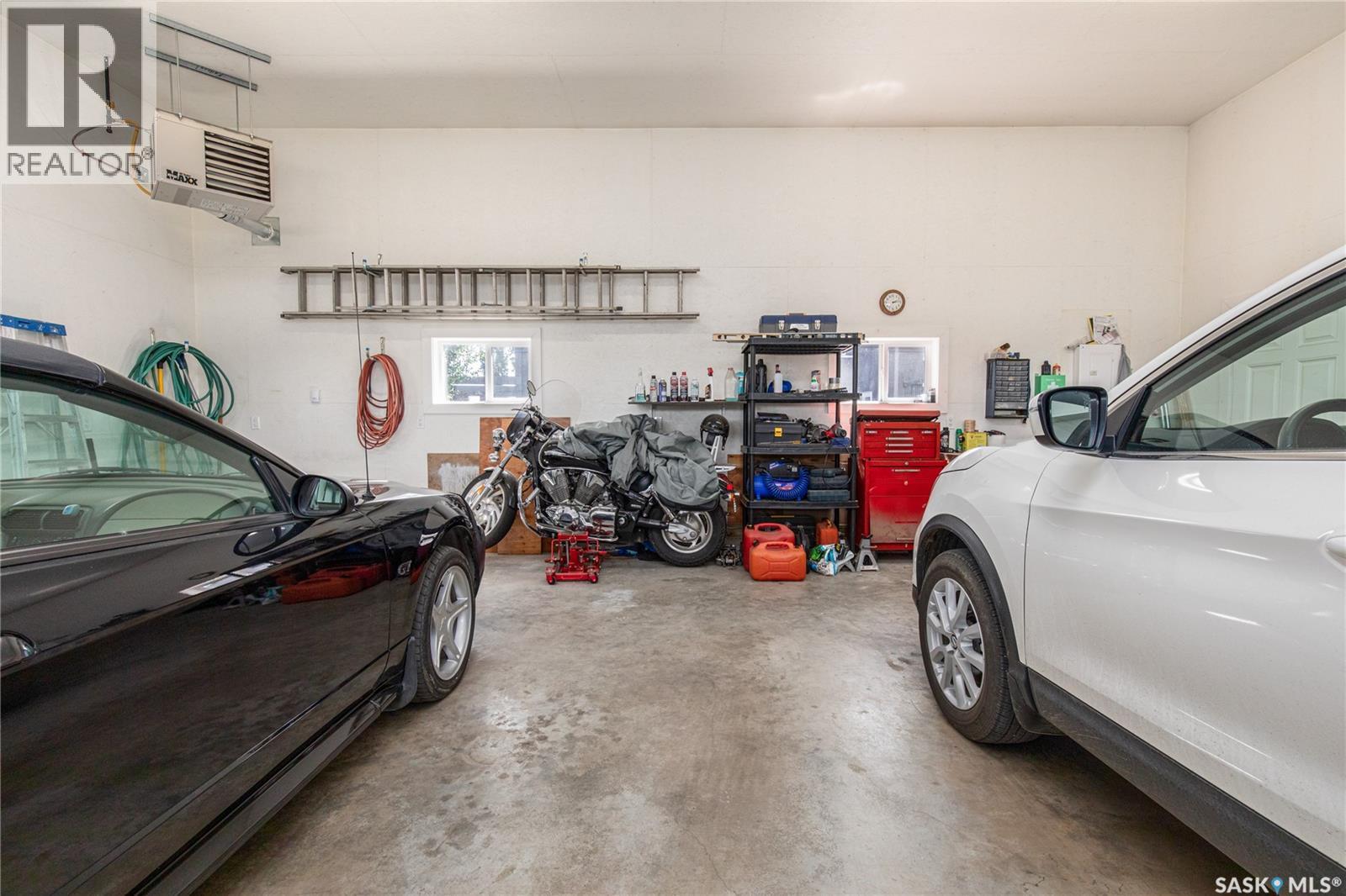 111 Iron Bridge Drive, Moose Jaw, SK - Indoor Photo Showing Garage