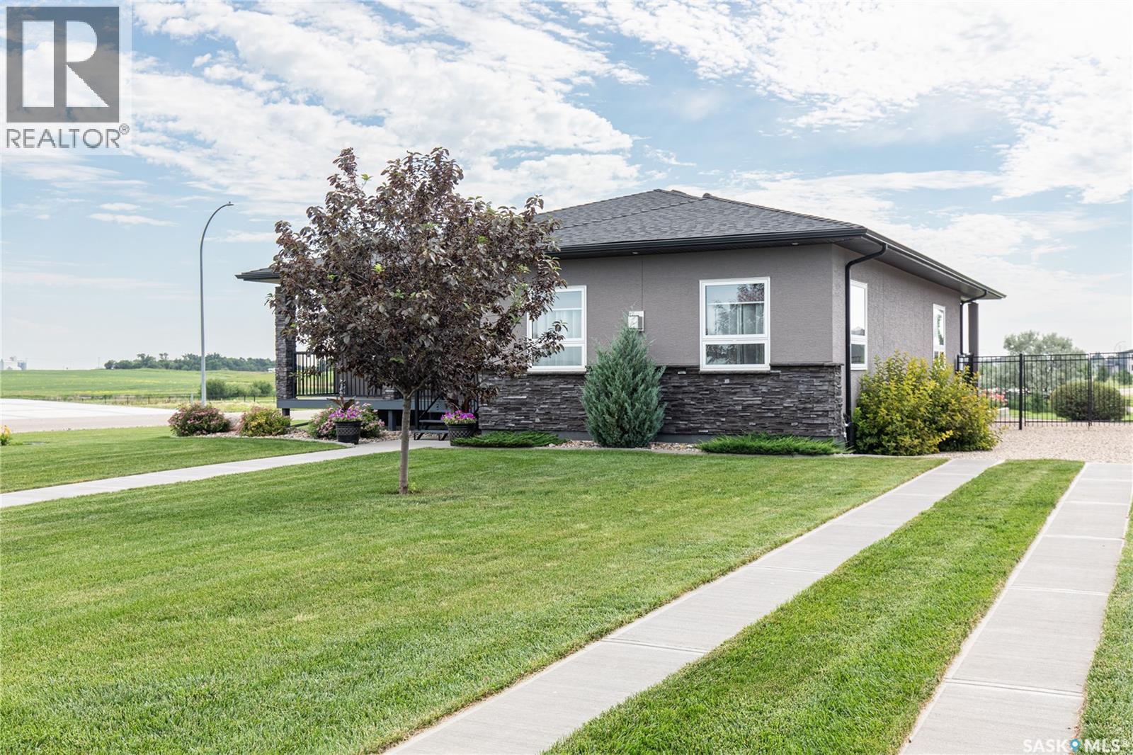 111 Iron Bridge Drive, Moose Jaw, SK - Outdoor