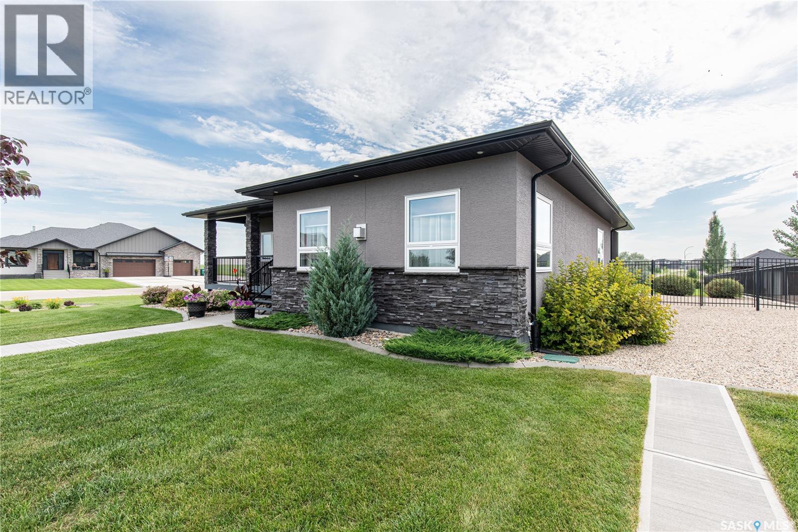 111 Iron Bridge Drive, Moose Jaw, SK - Outdoor