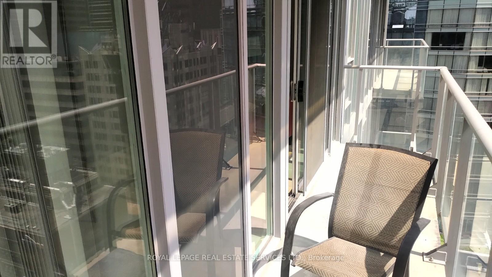 1609 - 126 Simcoe Street, Toronto, ON - Outdoor With Balcony With Exterior