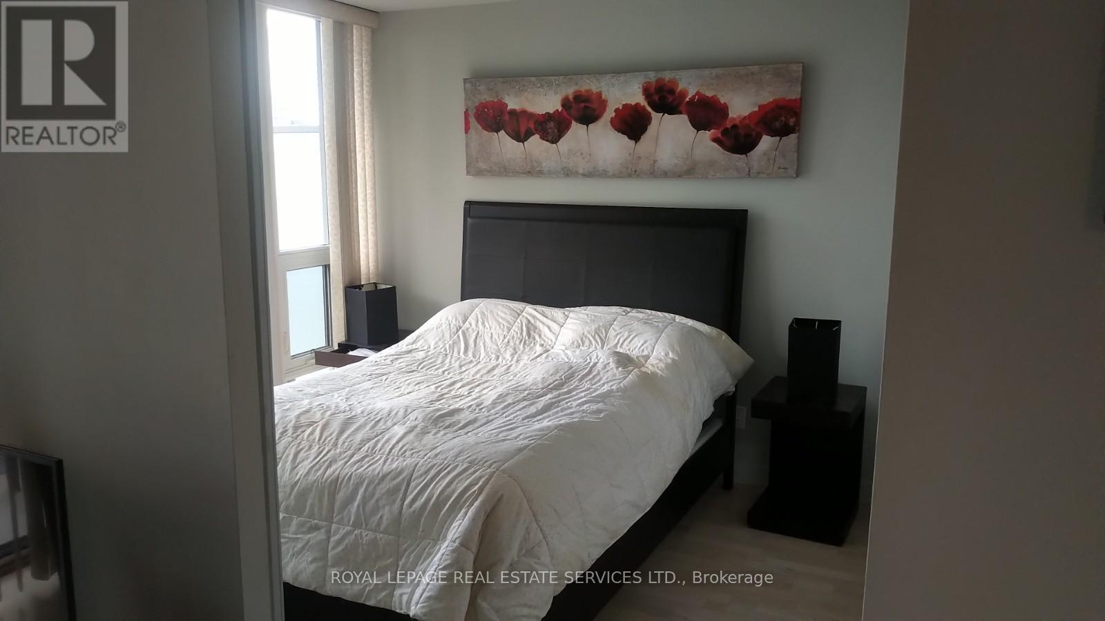 1609 - 126 Simcoe Street, Toronto, ON - Indoor Photo Showing Bedroom