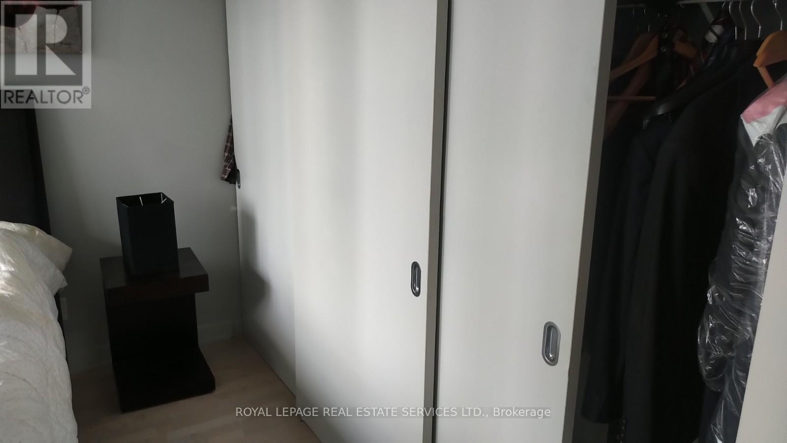 1609 - 126 Simcoe Street, Toronto, ON - Indoor