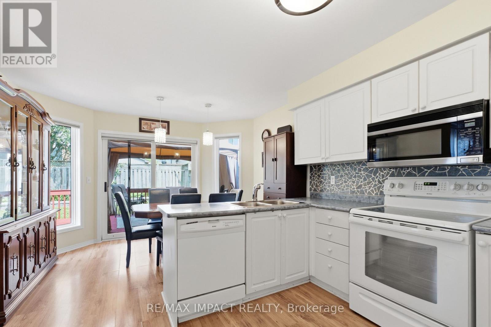 106 Mcfeeters Crescent, Clarington, ON - Indoor Photo Showing Kitchen With Double Sink