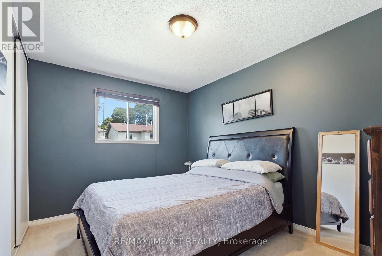 106 Mcfeeters Crescent, Clarington, ON - Indoor Photo Showing Bedroom