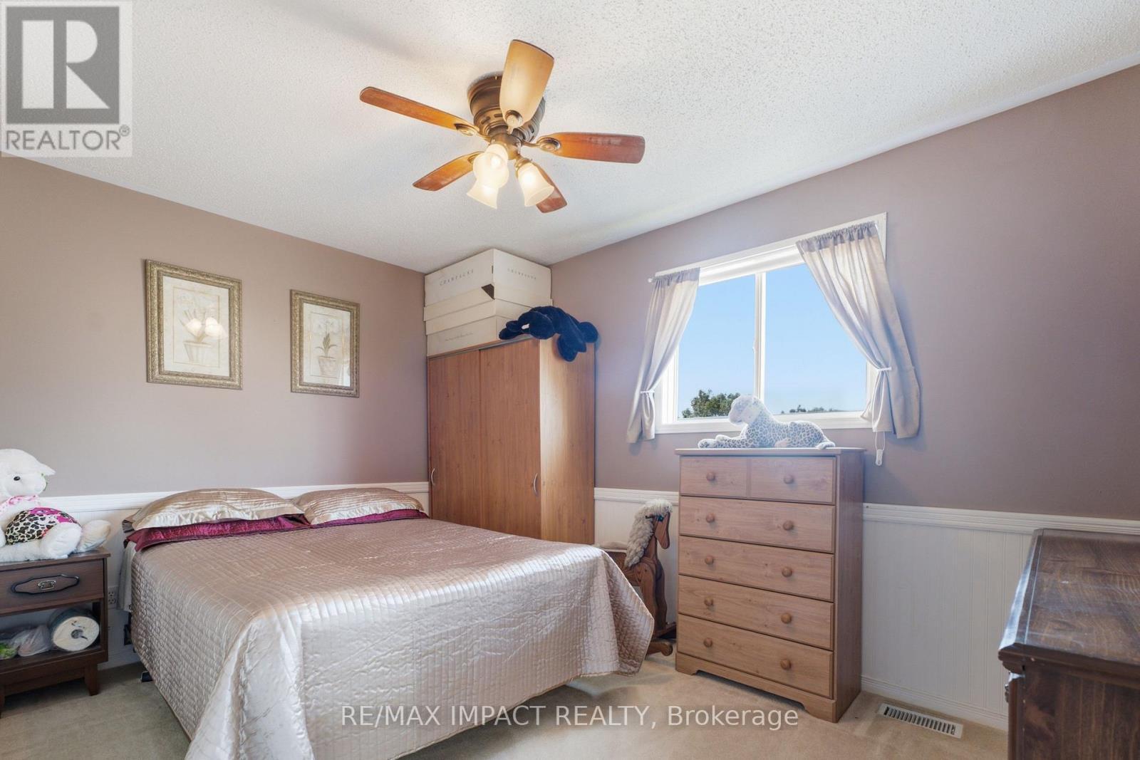 106 Mcfeeters Crescent, Clarington, ON - Indoor Photo Showing Bedroom