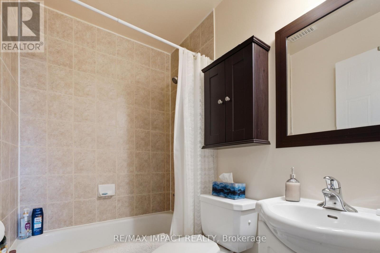 106 Mcfeeters Crescent, Clarington, ON - Indoor Photo Showing Bathroom
