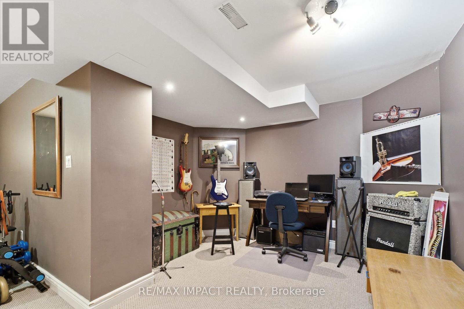 106 Mcfeeters Crescent, Clarington, ON - Indoor