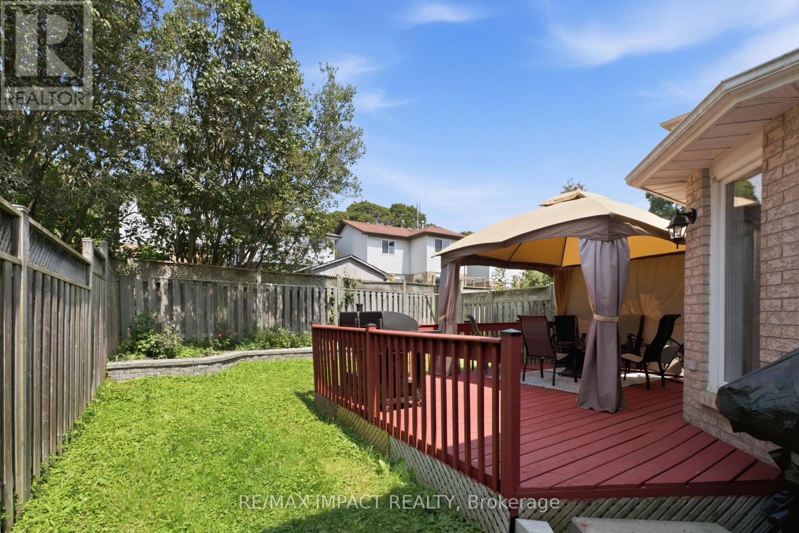 106 Mcfeeters Crescent, Clarington, ON - Outdoor