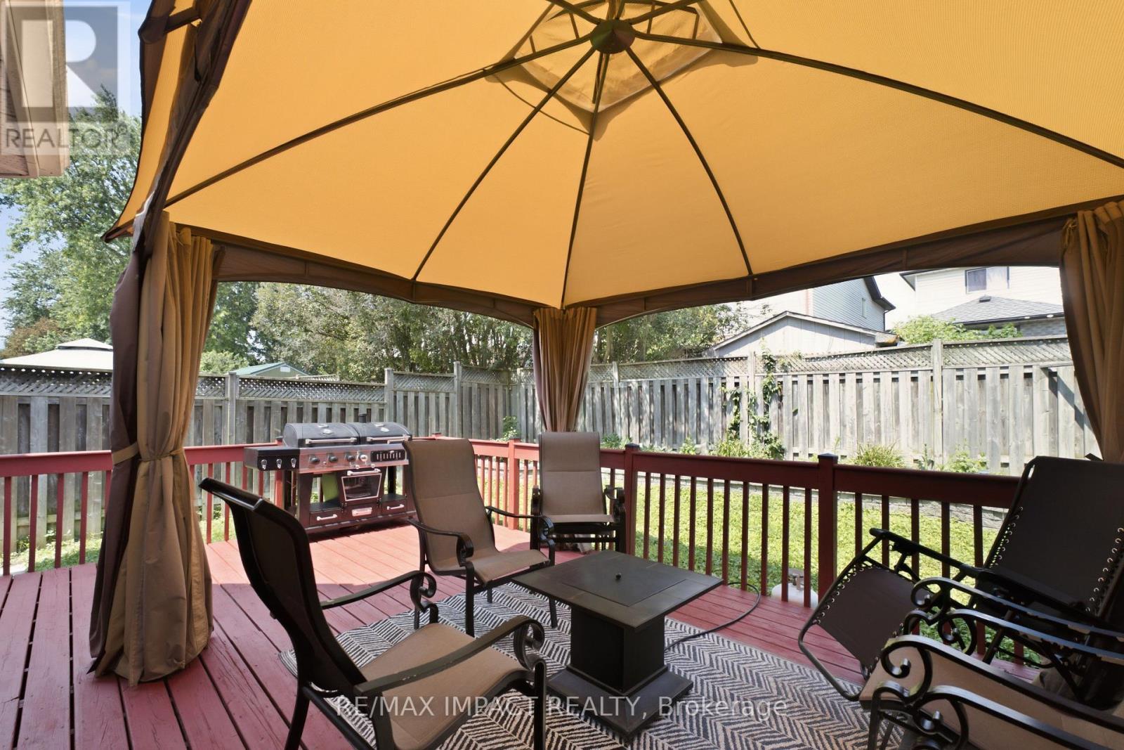 106 Mcfeeters Crescent, Clarington, ON - Outdoor With Deck Patio Veranda With Exterior