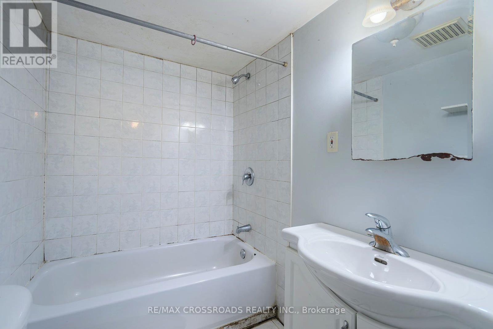 93 - 100 Burrows Hall Boulevard, Toronto, ON - Indoor Photo Showing Bathroom