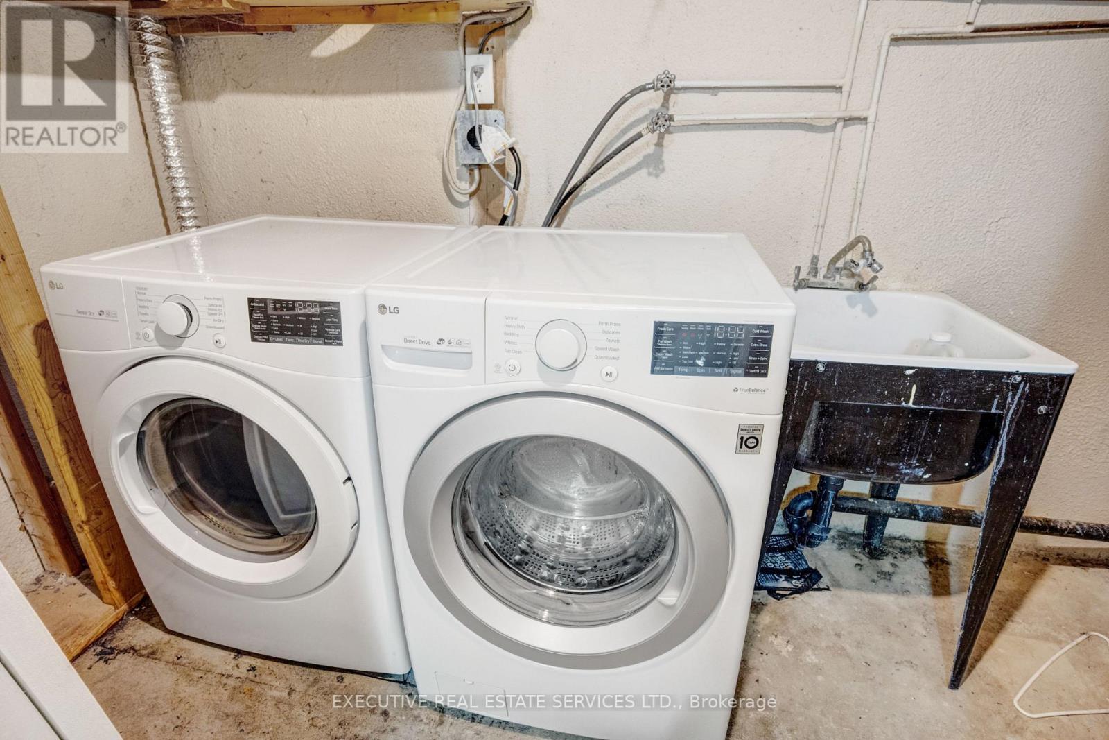 68 Briar Path Nw, Brampton, ON - Indoor Photo Showing Laundry Room