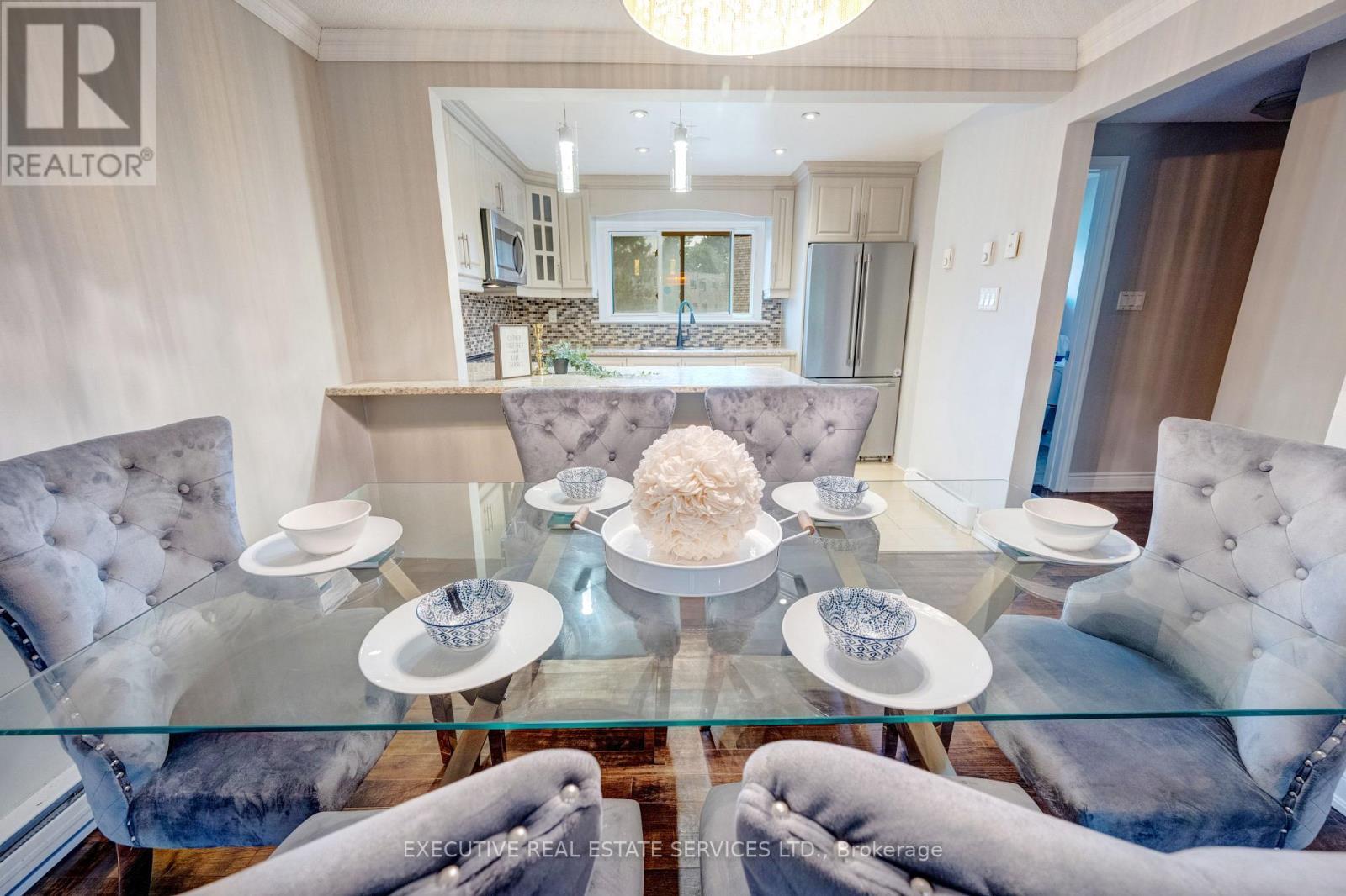 68 Briar Path Nw, Brampton, ON - Indoor Photo Showing Dining Room