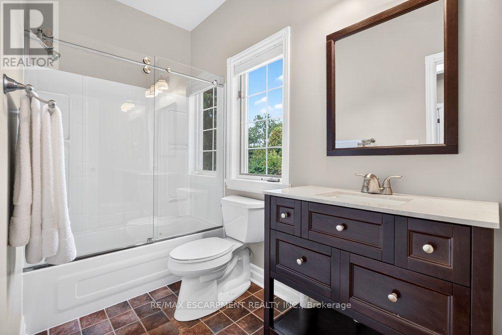 2nd Bathroom on the upper level - 110 Concession 11 Road E, Hamilton, ON - Indoor Photo Showing Bathroom