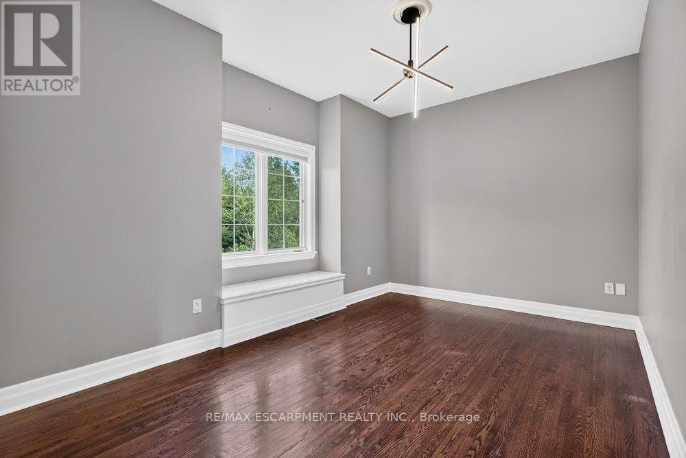 4th Bedroom - 110 Concession 11 Road E, Hamilton, ON - Indoor Photo Showing Other Room