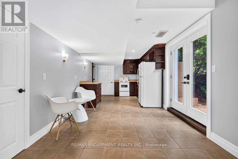 2nd Kitchen - 110 Concession 11 Road E, Hamilton, ON - Indoor