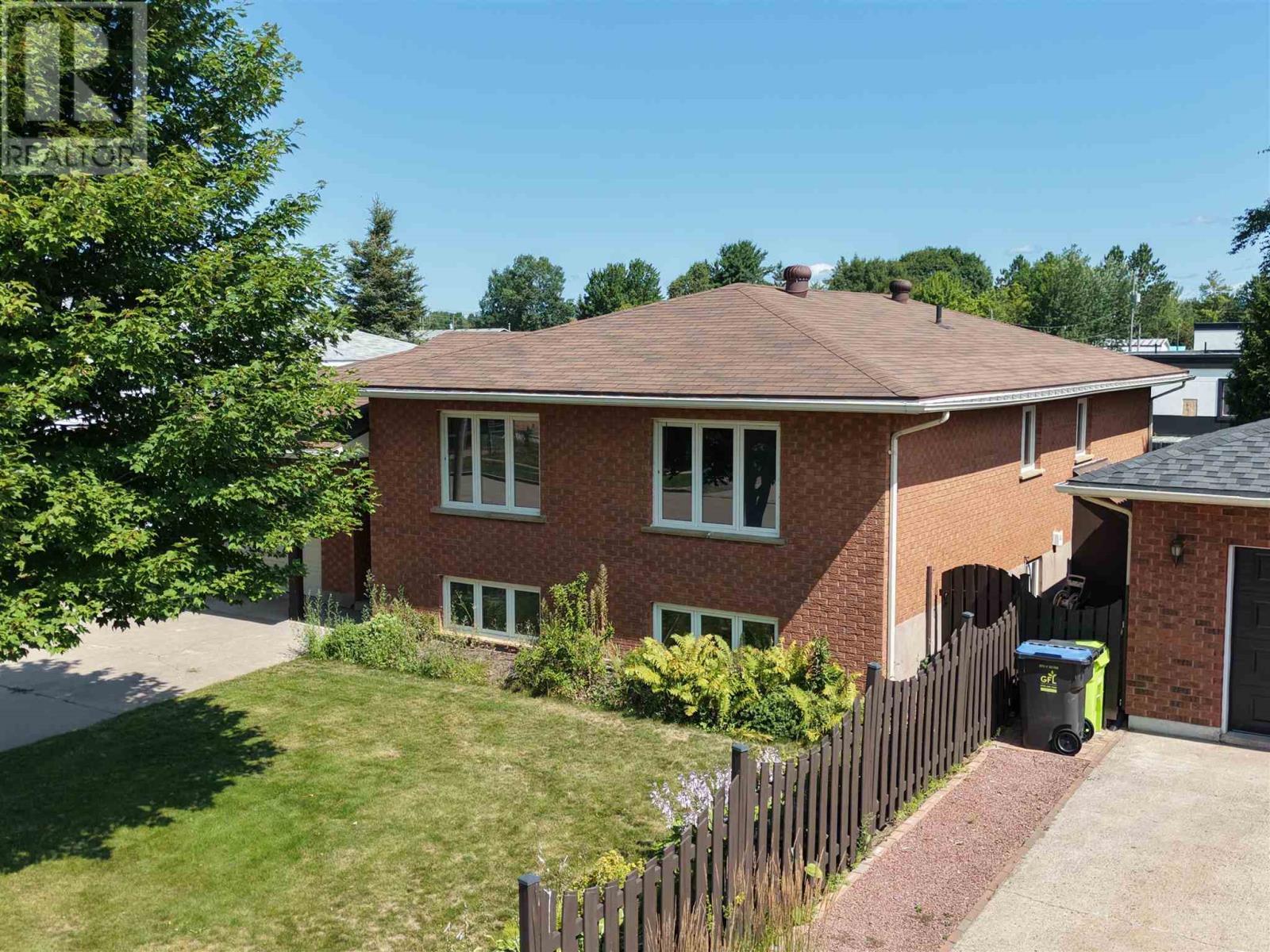 53 Robin St, Sault Ste. Marie, ON - Outdoor With Exterior