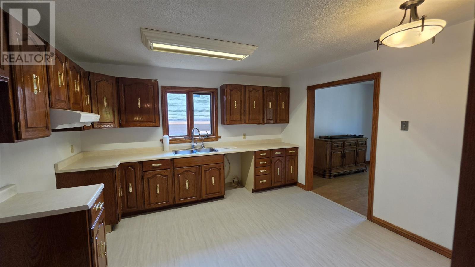 53 Robin St, Sault Ste. Marie, ON - Indoor Photo Showing Kitchen With Double Sink