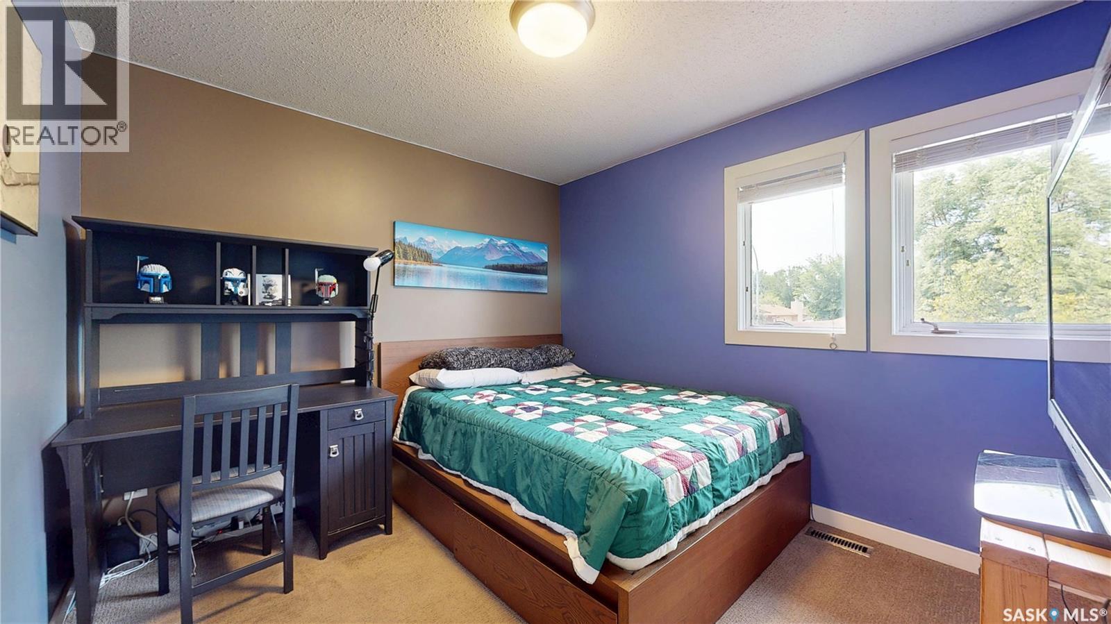 2210 Hanover Crescent E, Regina, SK - Indoor Photo Showing Bedroom