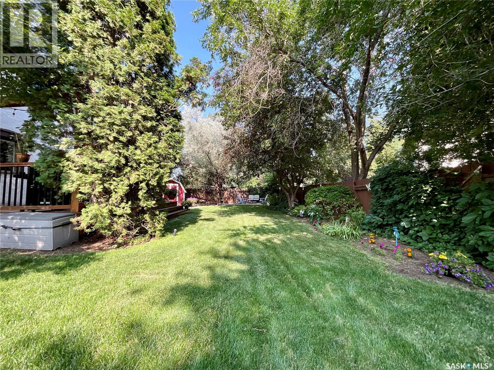 2210 Hanover Crescent E, Regina, SK - Outdoor