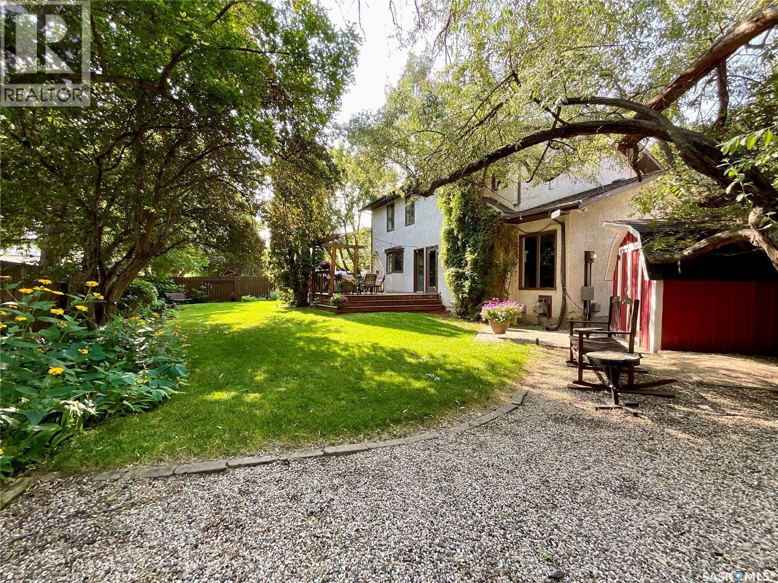 2210 Hanover Crescent E, Regina, SK - Outdoor