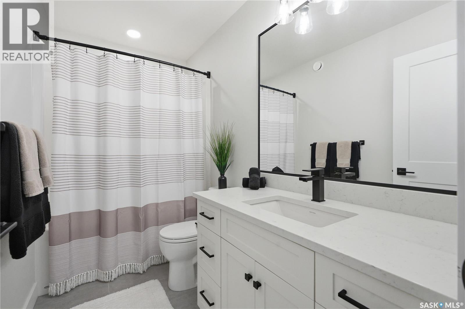 246 Prasad Manor, Saskatoon, SK - Indoor Photo Showing Bathroom