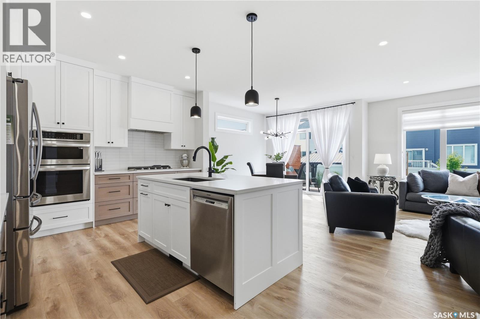 246 Prasad Manor, Saskatoon, SK - Indoor Photo Showing Kitchen With Stainless Steel Kitchen With Upgraded Kitchen