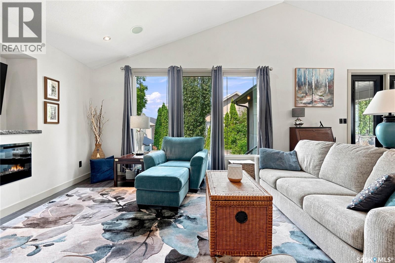 2786 Sunninghill Crescent, Regina, SK - Indoor Photo Showing Living Room With Fireplace