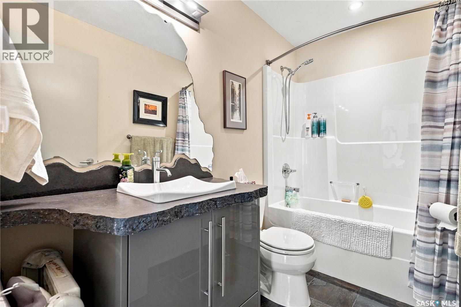 2786 Sunninghill Crescent, Regina, SK - Indoor Photo Showing Bathroom