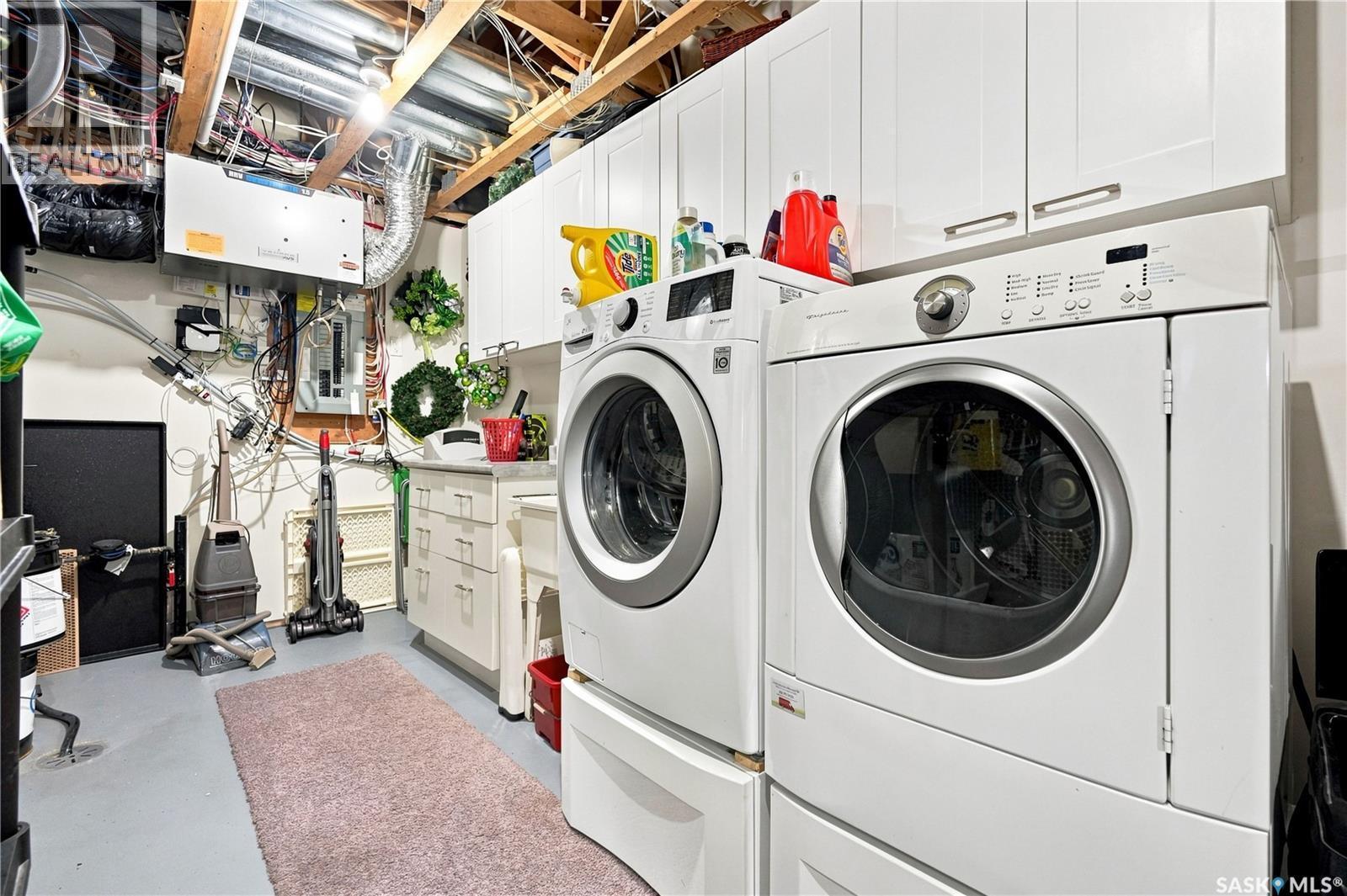 2786 Sunninghill Crescent, Regina, SK - Indoor Photo Showing Laundry Room